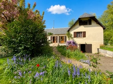 Agréable maison  - Secteur recherché - 4 Chambres - Grenier aménagé - Sous sol avec garage.
