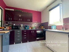 Maison lumineuse de plain pied - 2 Chambres - Garage - Agréable jardin plat et clos - Commerces à proximité immédiate