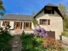 Agréable maison  - Secteur recherché - 4 Chambres - Grenier aménagé - Sous sol avec garage.