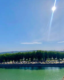 Bel Appartement T1meublé, lumineux avec vue dégagée sur la Touques  - Cave - Ascenseur - Dernier étage -