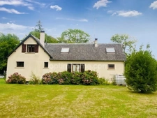 Agréable maison  - Secteur recherché - 4 Chambres - Grenier aménagé - Sous sol avec garage.