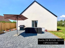 Maison lumineuse de plain pied - 2 Chambres - Garage - Agréable jardin plat et clos - Commerces à proximité immédiate