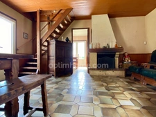 Agréable maison  - Secteur recherché - 4 Chambres - Grenier aménagé - Sous sol avec garage.