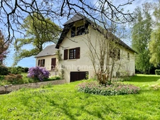 Agréable maison  - Secteur recherché - 4 Chambres - Grenier aménagé - Sous sol avec garage.