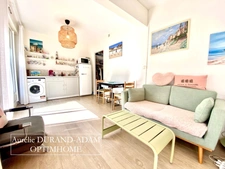 Très agréable studio meublé à vendre à deux pas de la plage - Cave - Emplacement recherché !
