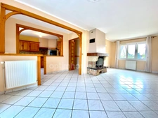 Agréable Maison de plain-pied surélevée - Beau Jardin  plat, clos et arboré - Sous - sol total - vaste Grenier 