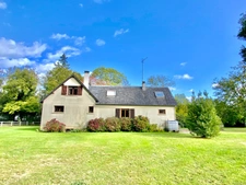 Agréable maison  - Secteur recherché - 4 Chambres - Grenier aménagé - Sous sol avec garage.
