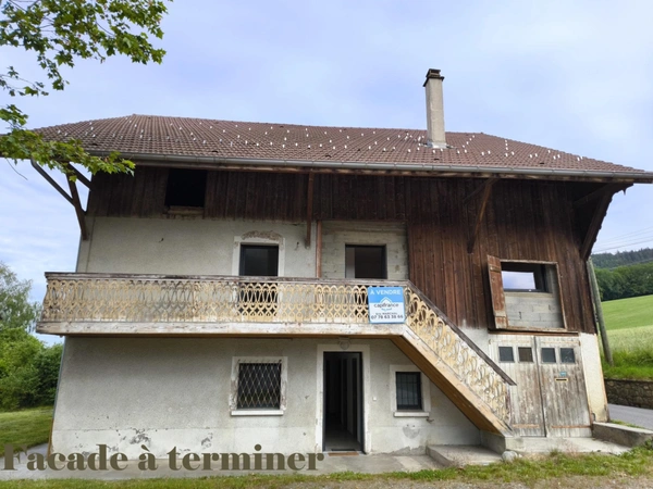 Viuz-en-Sallaz : Ancienne ferme rénovée alliant cachet et performance énergétique – proche Genève