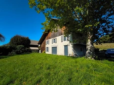 Viuz-en-Sallaz : Ancienne ferme rénovée alliant cachet et performance énergétique – proche Genève