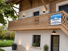Viuz-en-Sallaz : Ancienne ferme rénovée alliant cachet et performance énergétique – proche Genève
