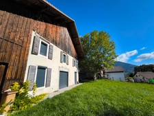 Viuz-en-Sallaz : Ancienne ferme rénovée alliant cachet et performance énergétique – proche Genève