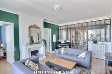 QUARTIER MAIRIE -PROCHE GARE- COMMERCES TRES BEL APPARTEMENT BOURGEOIS ENTIEREMENT RENOVE 100M2 AVEC BALCON 5 PIECES 4 CHAMBRES ET CAVE EN S/SOL