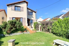 MARCHE DES COTEAUX -ECOLE PRIVE ST JOSEPH -IDEAL JEUNE COUPLE !! JOLIE MAISON 100M2 3 CHAMBRES S/SOL TOTAL ET GARAGE 