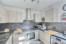 COLONIE !! TRES BEL APPARTEMENT RESIDENCE RECENTE AVEC JARDIN ET TERRASSE 100 m2 4 PIECES 80M2 3 CHAMBRES 1 PARKING EN S/SOL