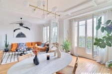 GARE CENTRE VILLE  SUBLIME APPARTEMENT BOURGEOIS STYLE PARISIEN A LA DECO SOIGNEE  ENTIEREMENT RENOVE 5 PIECES 126M2 3 CHAMBRES CAVE EN S/SOL   