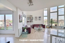 EXCEPTIONNEL COUP DE COEUR ASSURE!! DUPLEX DERNIER ETAGE TERRASSE SEJOUR 5.50M DE HAUTEUR S/PLAFOND TYPE LOFT 90M2 4 PIECES 3 CHAMBRES 2 PARKINGS EN S/SOL 
