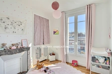 CENTRE VILLE MAGNIFIQUE APPARTEMENT BOURGEOIS FIN XIX STYLE PARISIEN ENTIEREMENT RENOVE 88 M2 4 PIECES 2 CHAMBRES AVEC PARKING INTERIEUR ET CAVE EN S/SOL