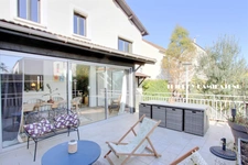 COEUR COLONIE !! REPUBLIQUE -ELEGANTE MAISON A LA DECO CHIC ET CONTEMPORAINE DE 183M2 8 PIECES 5 CHAMBRES AVEC S/SOL TOTAL PARKINGS EXTERIEUR ET GARAGE