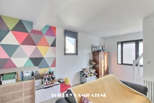 COEUR COLONIE !! REPUBLIQUE -ELEGANTE MAISON A LA DECO CHIC ET CONTEMPORAINE DE 183M2 8 PIECES 5 CHAMBRES AVEC S/SOL TOTAL PARKINGS EXTERIEUR ET GARAGE