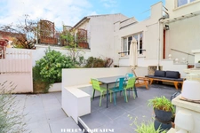 TRES RARE ! COEUR LABOURET A SEULEMENT 5/6 MN A PIED DE LA GARE DE COLOMBES , ET DES COMMERCES DE LA RUE ST DENIS BELLE MAISON 130M2 6 PIECES 4 CHAMBRES S/SOL TOTAL 1 parking EN EXTERIEUR 