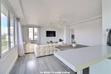 RUE DU PERREUX PETIT PRIX !! 4EM DERNER ETAGE TRES BEL APPARTEMENT ENTIEREMENT RENOVE 4 PIECES  3 CHAMBRES AVEC PARKING EN EXTERIEUR