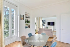 CENTRE VILLE MAGNIFIQUE APPARTEMENT BOURGEOIS FIN XIX STYLE PARISIEN ENTIEREMENT RENOVE 88 M2 4 PIECES 2 CHAMBRES AVEC PARKING INTERIEUR ET CAVE EN S/SOL