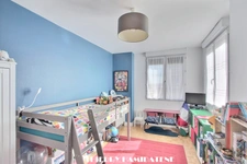 QUARTIER MAIRIE -PROCHE GARE- COMMERCES TRES BEL APPARTEMENT BOURGEOIS ENTIEREMENT RENOVE 100M2 AVEC BALCON 5 PIECES 4 CHAMBRES ET CAVE EN S/SOL
