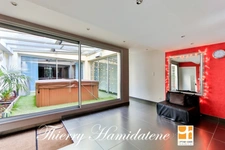 COEUR COLONIE PASTEUR !!! SUBLIME LOFT EN DUPLEX 160M2 AVEC DE VOLUMES AVEC TERRASSE 5 PIECES 3 CHAMBRES 2 PARKINGS   
