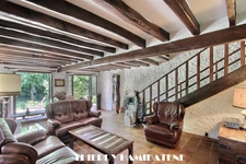 VAL NOTRE DAME GRANDE ET BELLE MAISON 140M2 HBT 4 CHAMBRES IDEAL ARTISAN S/SOL TOTAL 100M2 3M DE HAUTEUR S/PLAFOND GRAND JARDIN EXPO SUD
