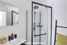 EXCEPTIONNEL COUP DE COEUR ASSURE!! DUPLEX DERNIER ETAGE TERRASSE SEJOUR 5.50M DE HAUTEUR S/PLAFOND TYPE LOFT 90M2 4 PIECES 3 CHAMBRES 2 PARKINGS EN S/SOL 
