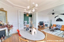 GARE CENTRE VILLE  SUBLIME APPARTEMENT BOURGEOIS STYLE PARISIEN A LA DECO SOIGNEE  ENTIEREMENT RENOVE 5 PIECES 126M2 3 CHAMBRES CAVE EN S/SOL   