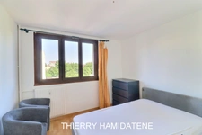 A seulement 6/7 MN A PIED DE LA GARE du centre ville a proximité du MONOPRIX bel appartement 62m2 3 pieces 2 chambres traversant  ideal 1er achat ou collocation possibilité de 3 chambres 