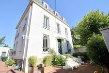 CENTRE VILLE MAGNIFIQUE APPARTEMENT BOURGEOIS FIN XIX STYLE PARISIEN ENTIEREMENT RENOVE 88 M2 4 PIECES 2 CHAMBRES AVEC PARKING INTERIEUR ET CAVE EN S/SOL