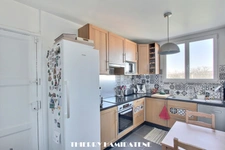 QUARTIER MAIRIE -PROCHE GARE- COMMERCES TRES BEL APPARTEMENT BOURGEOIS ENTIEREMENT RENOVE 100M2 AVEC BALCON 5 PIECES 4 CHAMBRES ET CAVE EN S/SOL