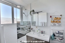 QUARTIER MAIRIE -PROCHE GARE- COMMERCES TRES BEL APPARTEMENT BOURGEOIS ENTIEREMENT RENOVE 100M2 AVEC BALCON 5 PIECES 4 CHAMBRES ET CAVE EN S/SOL