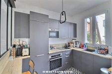 TRES RARE ! COEUR LABOURET A SEULEMENT 5/6 MN A PIED DE LA GARE DE COLOMBES , ET DES COMMERCES DE LA RUE ST DENIS BELLE MAISON 130M2 6 PIECES 4 CHAMBRES S/SOL TOTAL 1 parking EN EXTERIEUR 