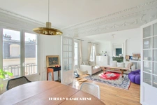 COEUR CENTRE VILLE SUBLIME APPARTEMENT BOURGEOIS 1930 STYLE PARISIEN 102M2 4 PIECES 2 CHAMBRES AVEC CAVE EN S/SOL