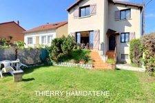MARCHE DES COTEAUX -ECOLE PRIVE ST JOSEPH -IDEAL JEUNE COUPLE !! JOLIE MAISON 100M2 3 CHAMBRES S/SOL TOTAL ET GARAGE 