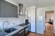 A seulement 6/7 MN A PIED DE LA GARE du centre ville a proximité du MONOPRIX bel appartement 62m2 3 pieces 2 chambres traversant  ideal 1er achat ou collocation possibilité de 3 chambres 