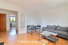 A seulement 6/7 MN A PIED DE LA GARE du centre ville a proximité du MONOPRIX bel appartement 62m2 3 pieces 2 chambres traversant  ideal 1er achat ou collocation possibilité de 3 chambres 
