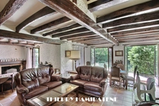 VAL NOTRE DAME GRANDE ET BELLE MAISON 140M2 HBT 4 CHAMBRES IDEAL ARTISAN S/SOL TOTAL 100M2 3M DE HAUTEUR S/PLAFOND GRAND JARDIN EXPO SUD