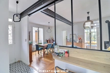 TRES RARE ! COEUR LABOURET A SEULEMENT 5/6 MN A PIED DE LA GARE DE COLOMBES , ET DES COMMERCES DE LA RUE ST DENIS BELLE MAISON 130M2 6 PIECES 4 CHAMBRES S/SOL TOTAL 1 parking EN EXTERIEUR 