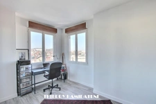 QUARTIER MAIRIE -PROCHE GARE- COMMERCES TRES BEL APPARTEMENT BOURGEOIS ENTIEREMENT RENOVE 100M2 AVEC BALCON 5 PIECES 4 CHAMBRES ET CAVE EN S/SOL