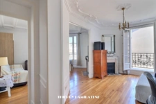 GARE CENTRE VILLE  MAGNIFIQUE APPARTEMENT BOURGEOIS ENTIEREMENT RENOVE AVEC BALCONS STYLE PARISIEN 4 PIECES 80M2 2 CHAMBRES CAVE EN S/SOL   