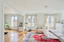 COEUR CENTRE VILLE SUBLIME APPARTEMENT BOURGEOIS 1930 STYLE PARISIEN 102M2 4 PIECES 2 CHAMBRES AVEC CAVE EN S/SOL
