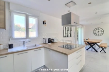 BAS COTEAUX TRES BELLE MAISON RECENTE 7 PIECES 130M2 5 CHAMBRES 1 BUREAU GARAGE + 3 PARKINGS SUR PARCELLE TOTALE DE 400M2