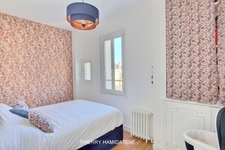 CENTRE VILLE MAGNIFIQUE APPARTEMENT BOURGEOIS FIN XIX STYLE PARISIEN ENTIEREMENT RENOVE 88 M2 4 PIECES 2 CHAMBRES AVEC PARKING INTERIEUR ET CAVE EN S/SOL