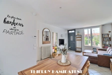 AU COEUR DE LA COLONIE !! TRES BELLE MAISON 1930 ENTIEREMENT RENOVEE DE 99M2  5 PIECES 3 CHAMBRES AVEC 2 TERRASSES S/SOL TOTAL A PROXIMITE DE L ECOLE ST GENEVIEVE   ET DE LA GARE DU CENTRE VILLE 