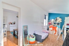TRES RARE ! COEUR LABOURET A SEULEMENT 5/6 MN A PIED DE LA GARE DE COLOMBES , ET DES COMMERCES DE LA RUE ST DENIS BELLE MAISON 130M2 6 PIECES 4 CHAMBRES S/SOL TOTAL 1 parking EN EXTERIEUR 