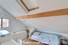 AU COEUR DE LA COLONIE !! TRES BELLE MAISON 1930 ENTIEREMENT RENOVEE DE 99M2  5 PIECES 3 CHAMBRES AVEC 2 TERRASSES S/SOL TOTAL A PROXIMITE DE L ECOLE ST GENEVIEVE   ET DE LA GARE DU CENTRE VILLE 